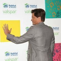 Rob Lowe at Habitat for Humanity pictures